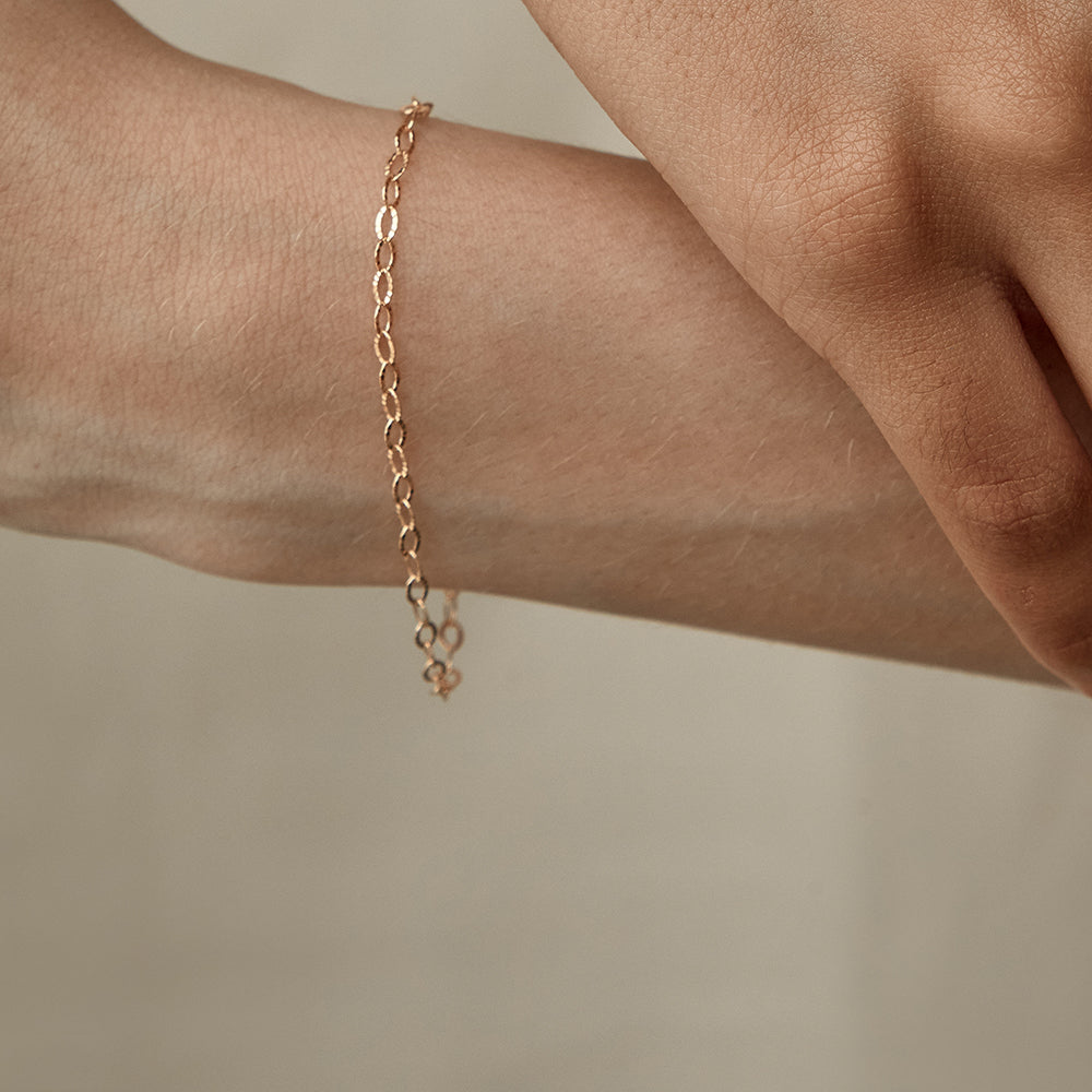 Sparkly Flat Oval Chain Bracelet